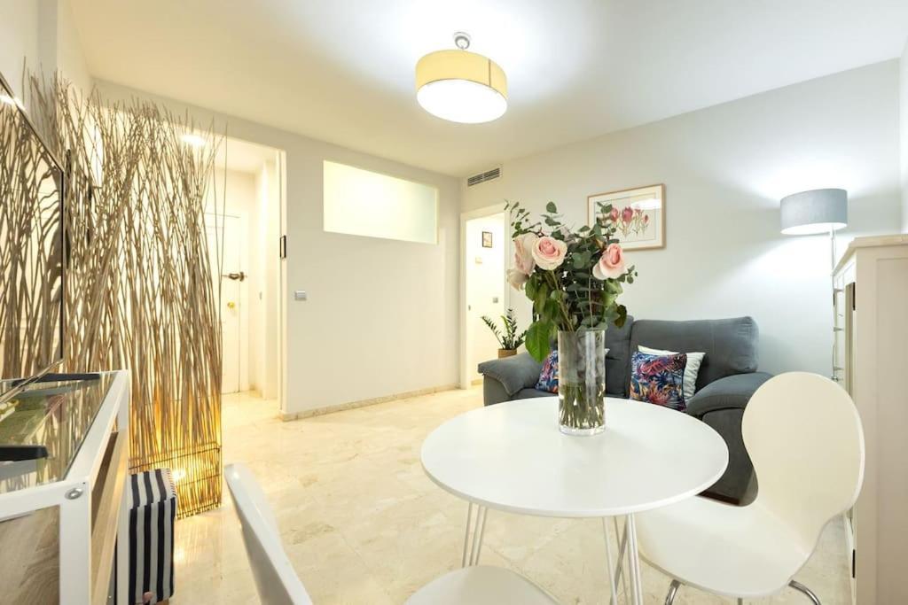 Pajaritos Center Suite By Valcambre Σεβίλλη Εξωτερικό φωτογραφία